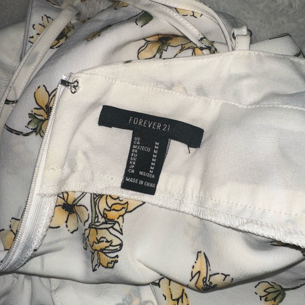 Daisy Floral Bodycon Ruffle Romper - Picture 2 of 4